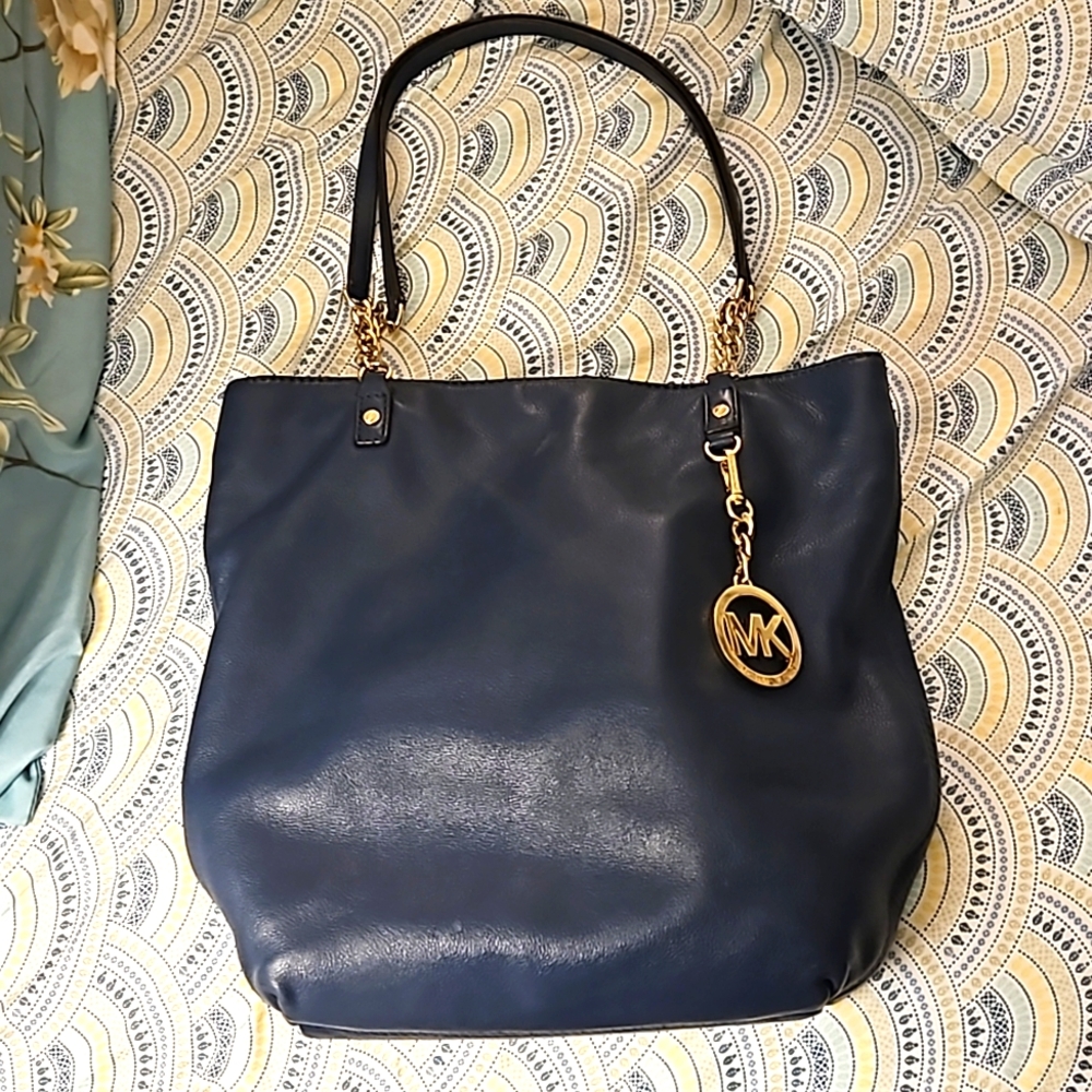 MICHAEL KORS Jet Set Leather Chain Tote